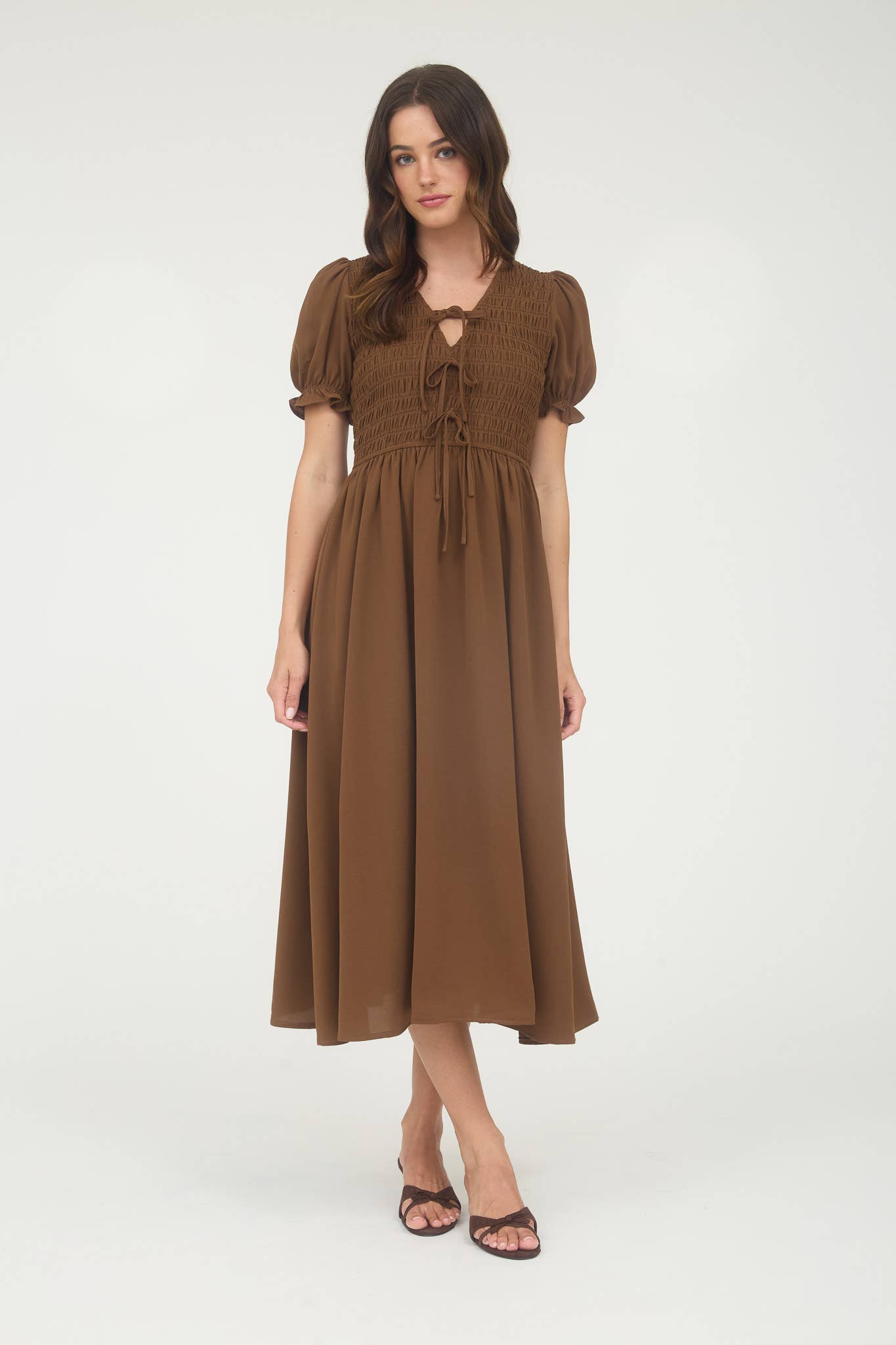 V NECK FRONT TIE SMOCKED PUFF SLEEVE MIDI DRESS: BROWN