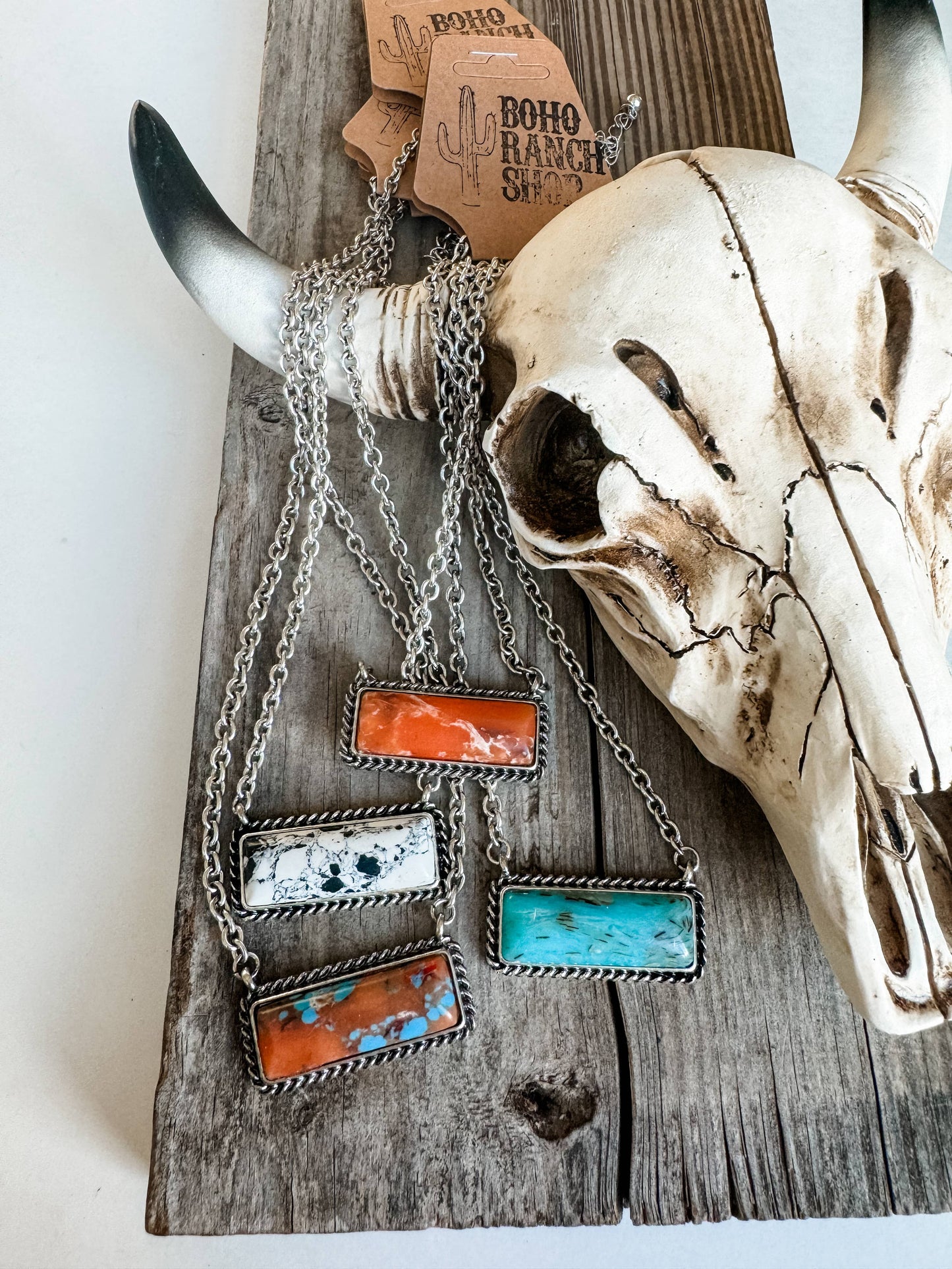 Semi Stone Bar Necklace/White