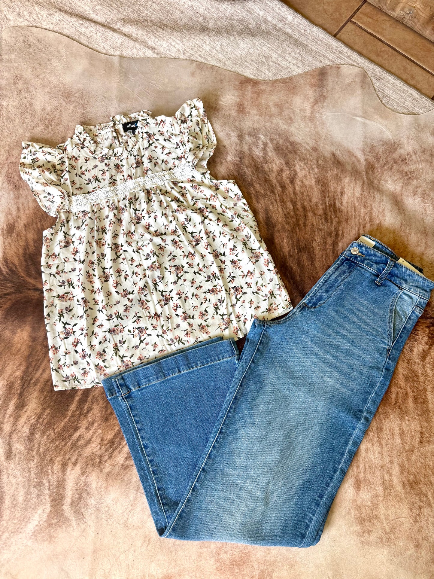 Floral Ruffle Woven Blouse W/Lace