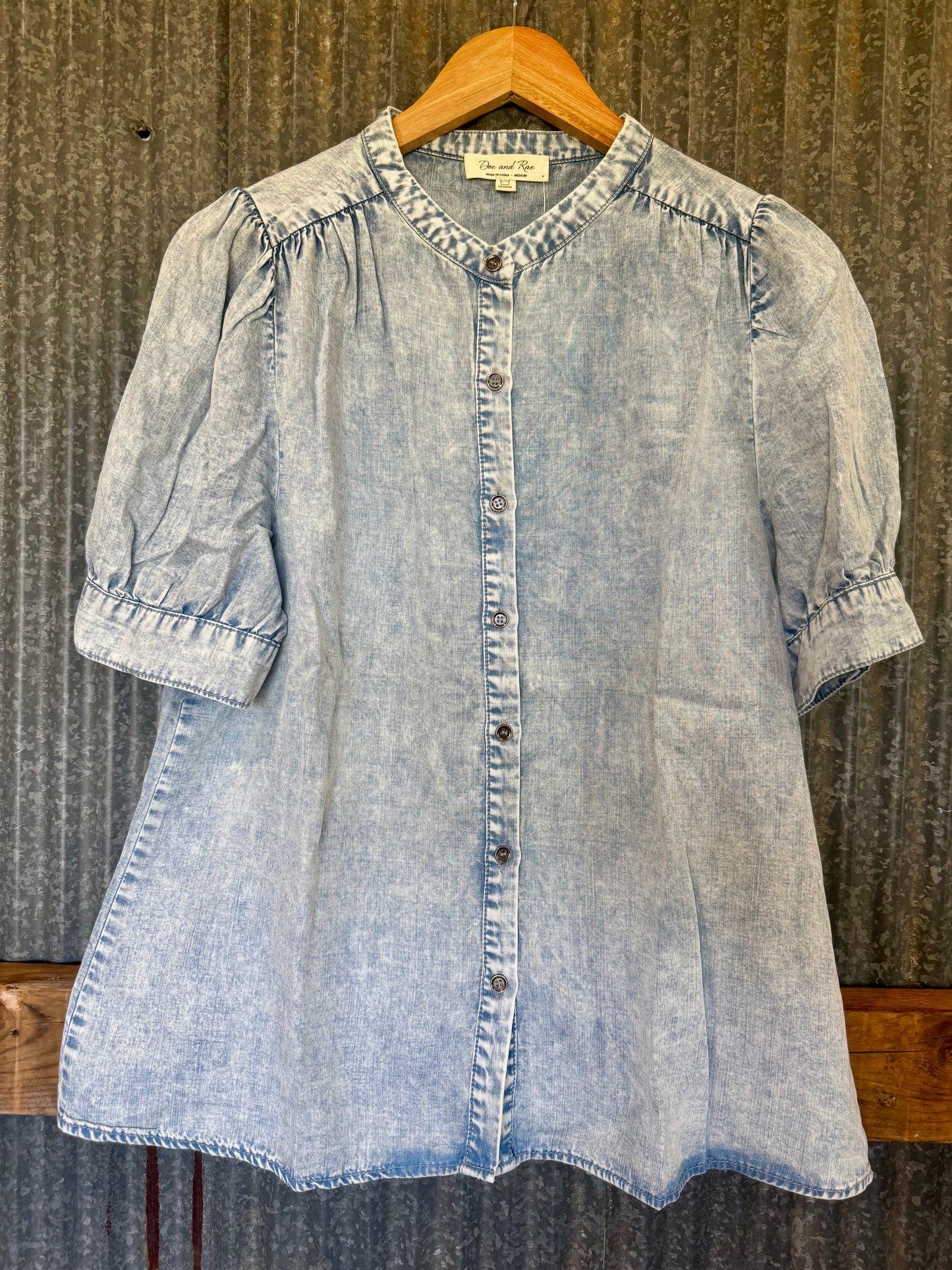 BUTTON FRONT TENCEL TOP W SHIRRED PUFF SHORT SLEEVE