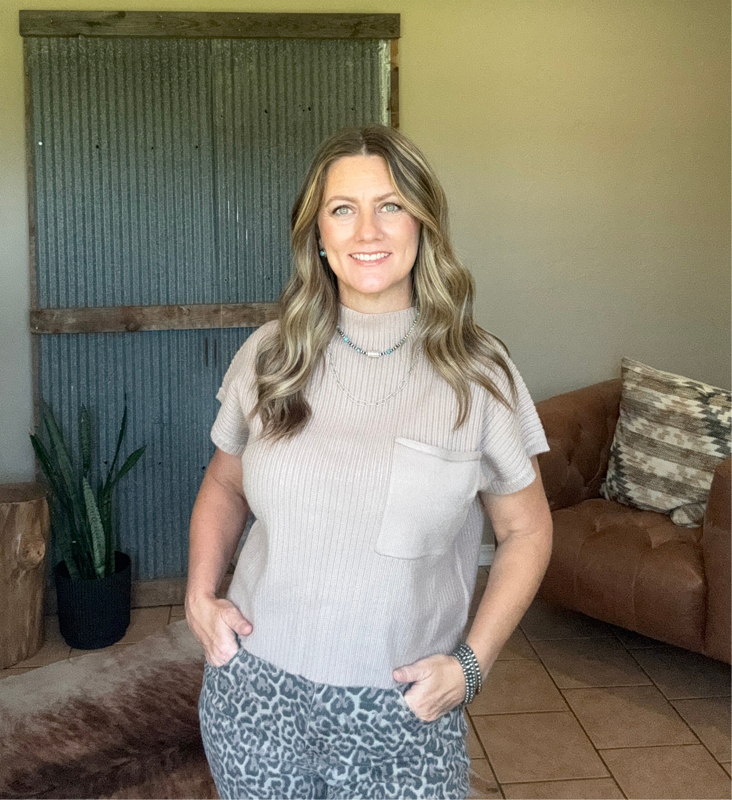 MOCK NECK W/POCKET SHORT SLEEVE KNIT SWEATER